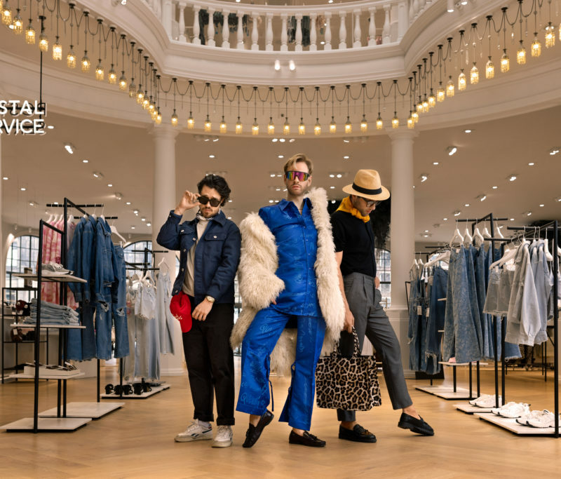 H&M Wear that feeling